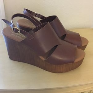 Callisto of California wedges